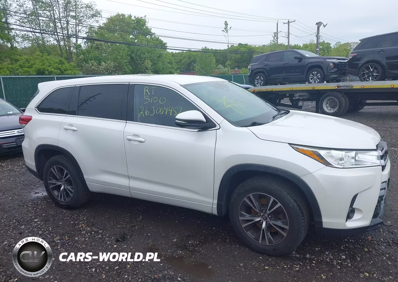 2017 Toyota Highlander Le VIN:5TDZARFH0HS025155 - 12
