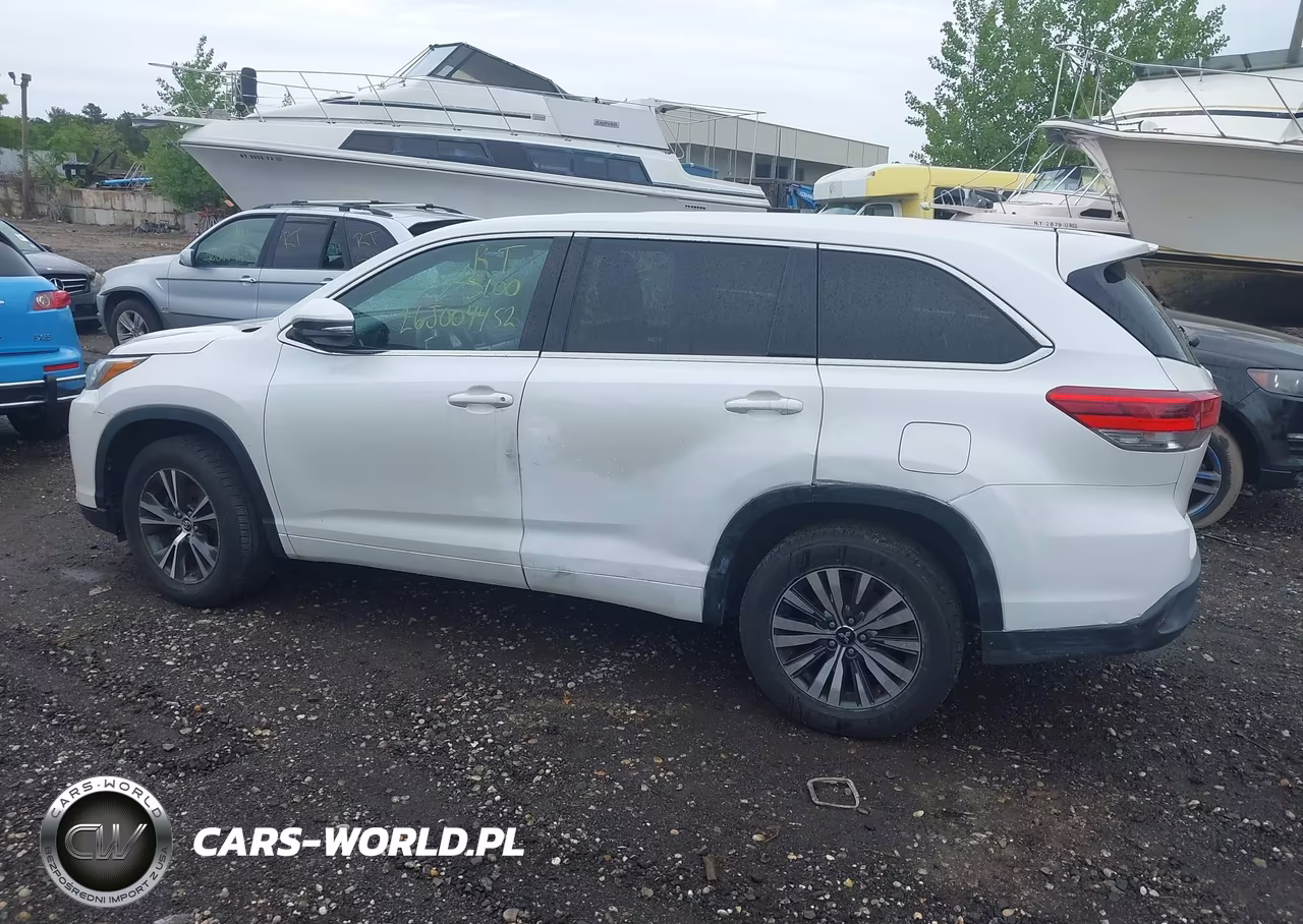 2017 Toyota Highlander Le VIN:5TDZARFH0HS025155 - 13