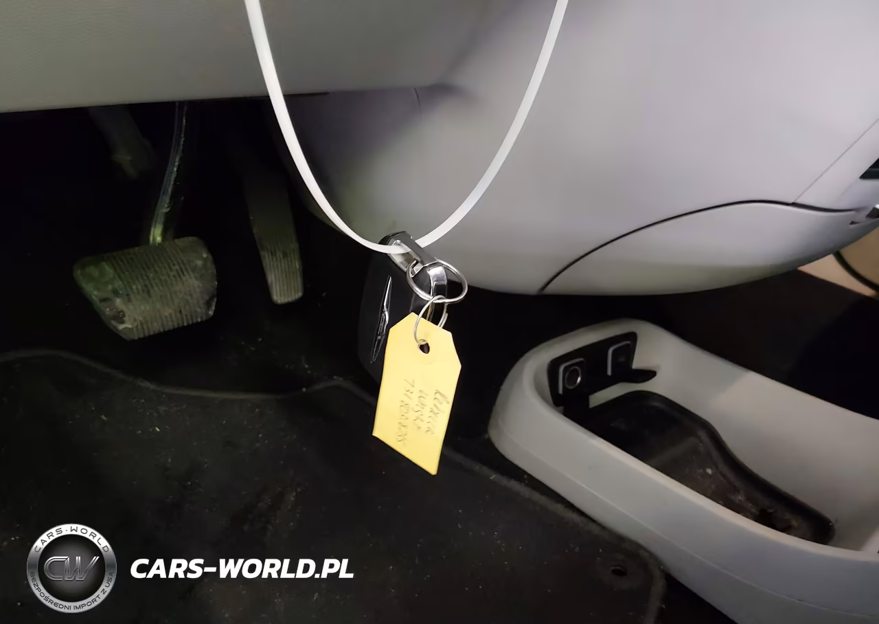 2019 Chrysler Pacifica Touring Plus VIN:2C4RC1FGXKR714767 - 11