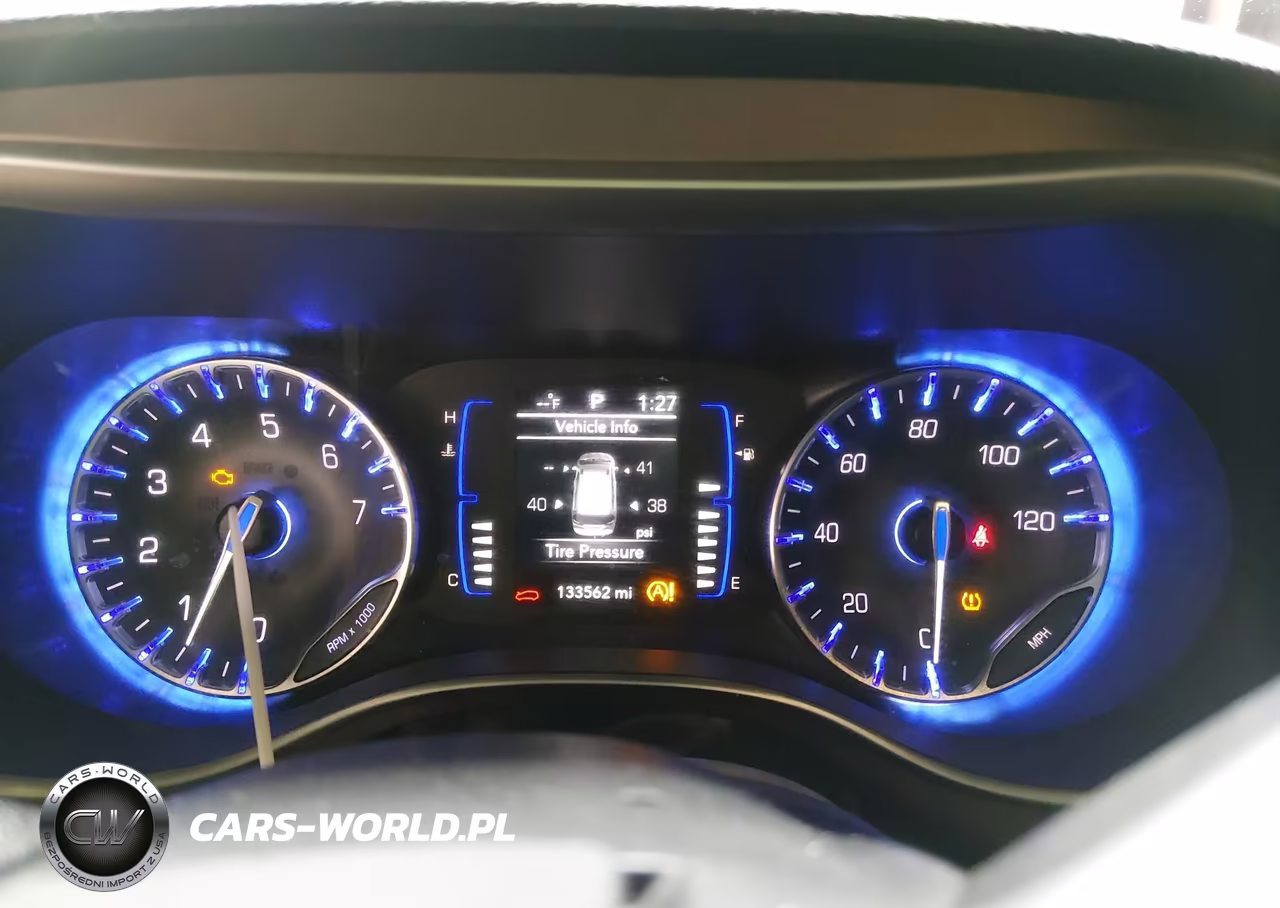 2019 Chrysler Pacifica Touring Plus VIN:2C4RC1FGXKR714767 - 7