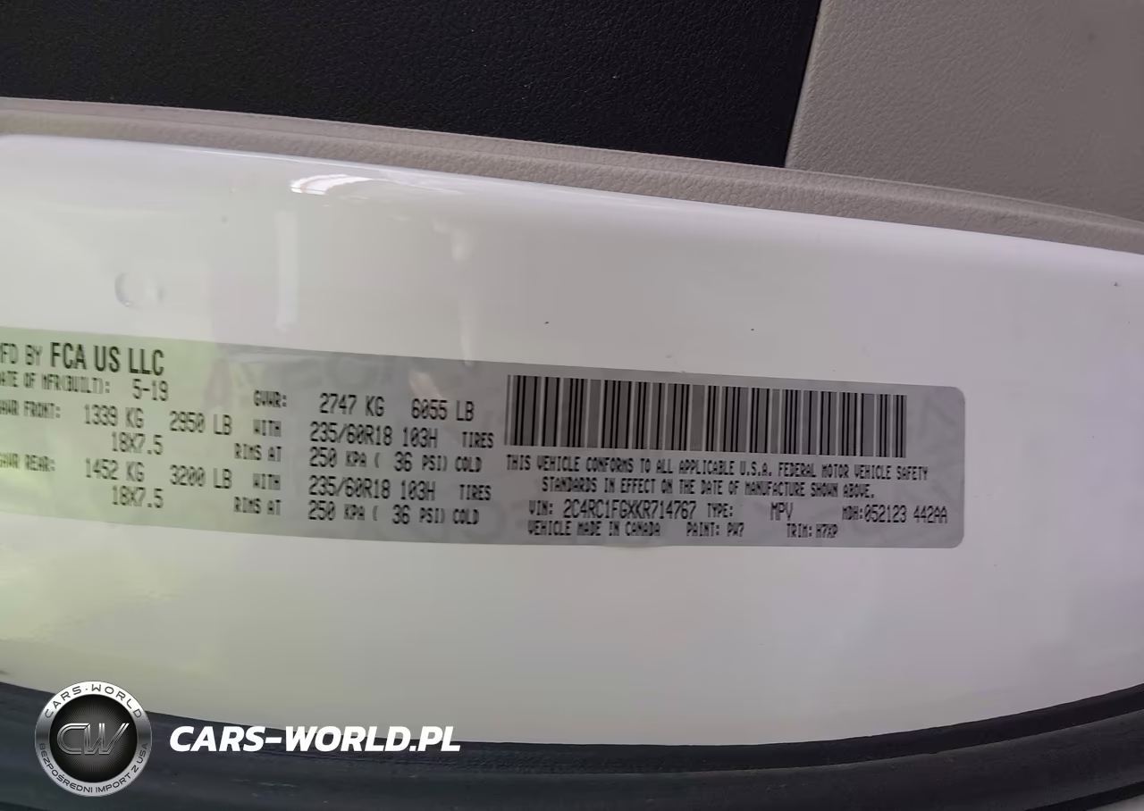 2019 Chrysler Pacifica Touring Plus VIN:2C4RC1FGXKR714767 - 9