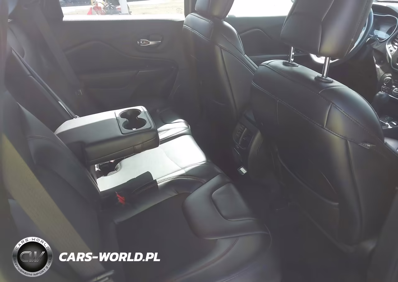 2019 Jeep Cherokee Trailhawk 4X4 VIN:1C4PJMBX9KD384823 - 8