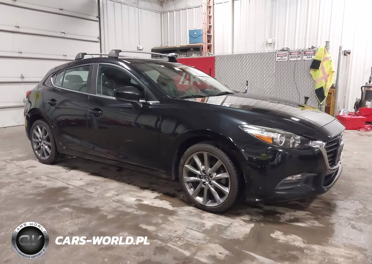 2018 Mazda Mazda3 Touring – zdjęcie 1 z 17