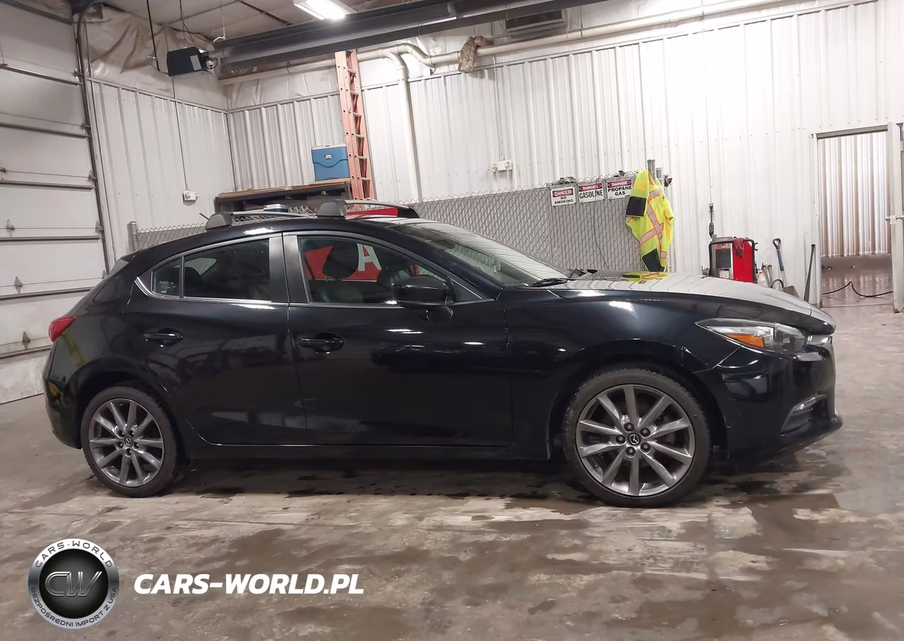2018 Mazda Mazda3 Touring VIN:3MZBN1L31JM207496 - 13