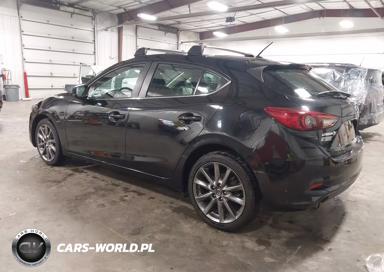 2018 Mazda Mazda3 Touring VIN:3MZBN1L31JM207496 - 3