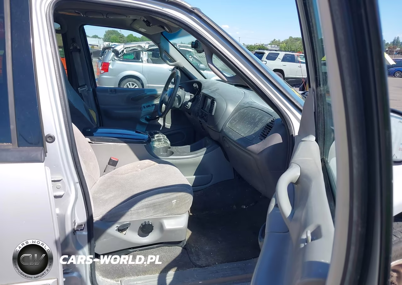 2002 Ford Expedition Xlt VIN:1FMPU16L52LA87921 - 5