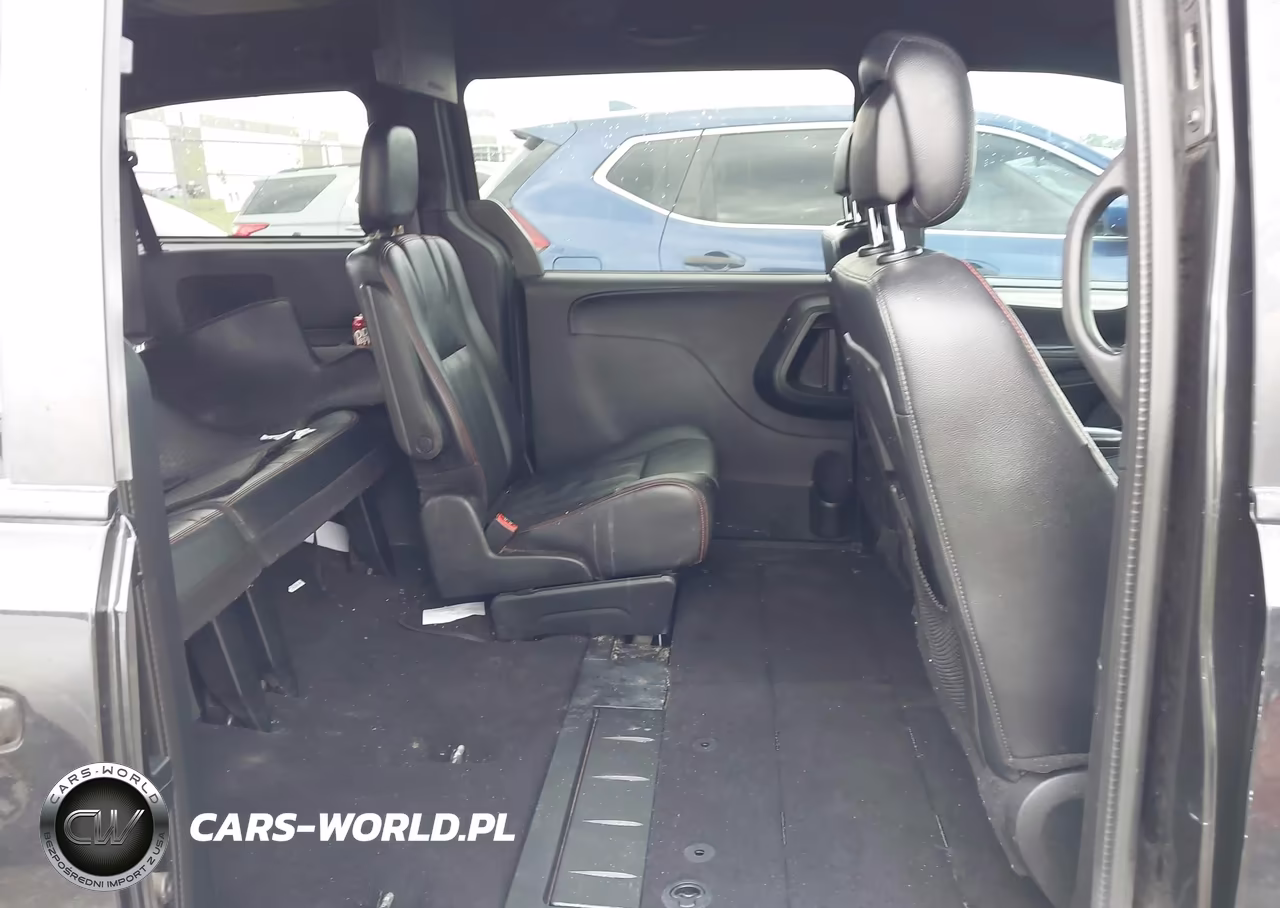 2015 Dodge Grand Caravan R-T VIN:2C4RDGEG5FR660706 - 8