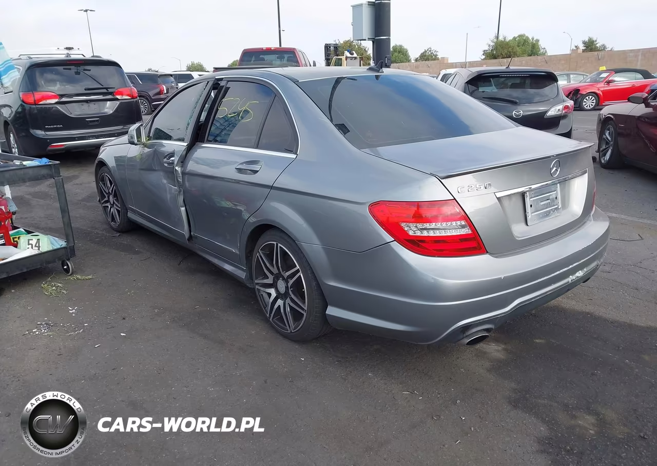2014 Mercedes-Benz C 250 Sport VIN:WDDGF4HB3EA939614 - 3