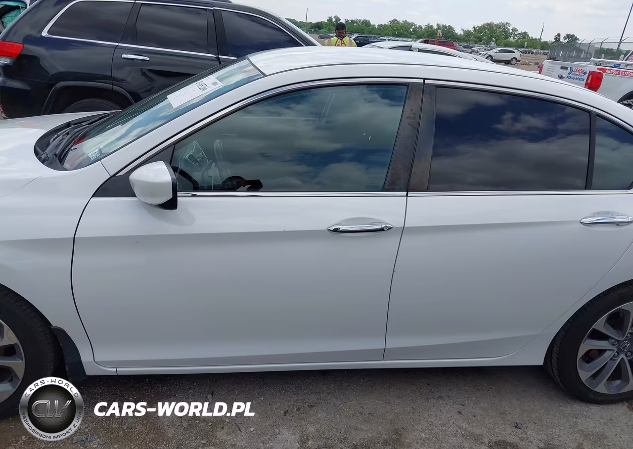 2015 Honda Accord Sport VIN:1HGCR2F59FA072983 - 14