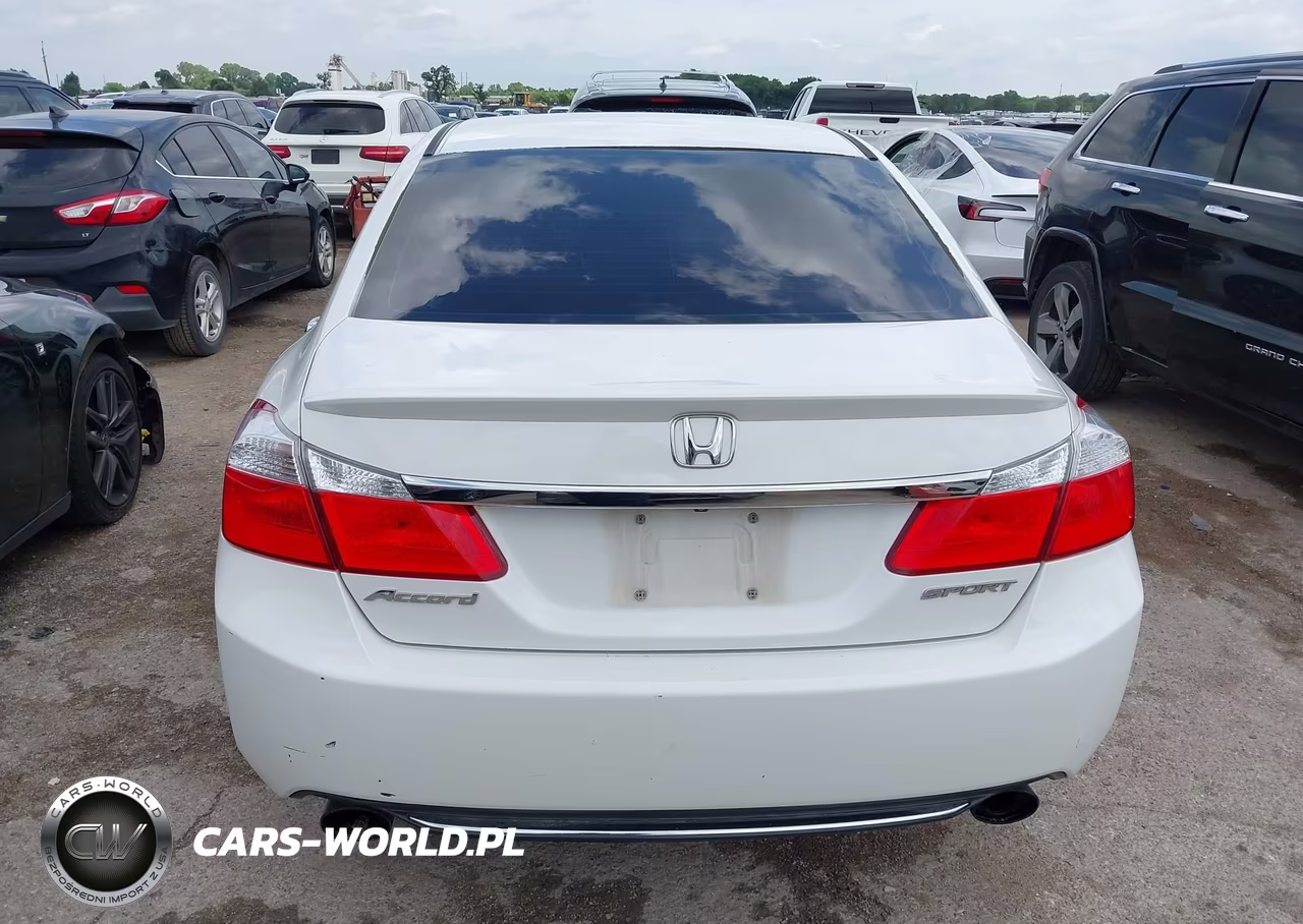 2015 Honda Accord Sport VIN:1HGCR2F59FA072983 - 16