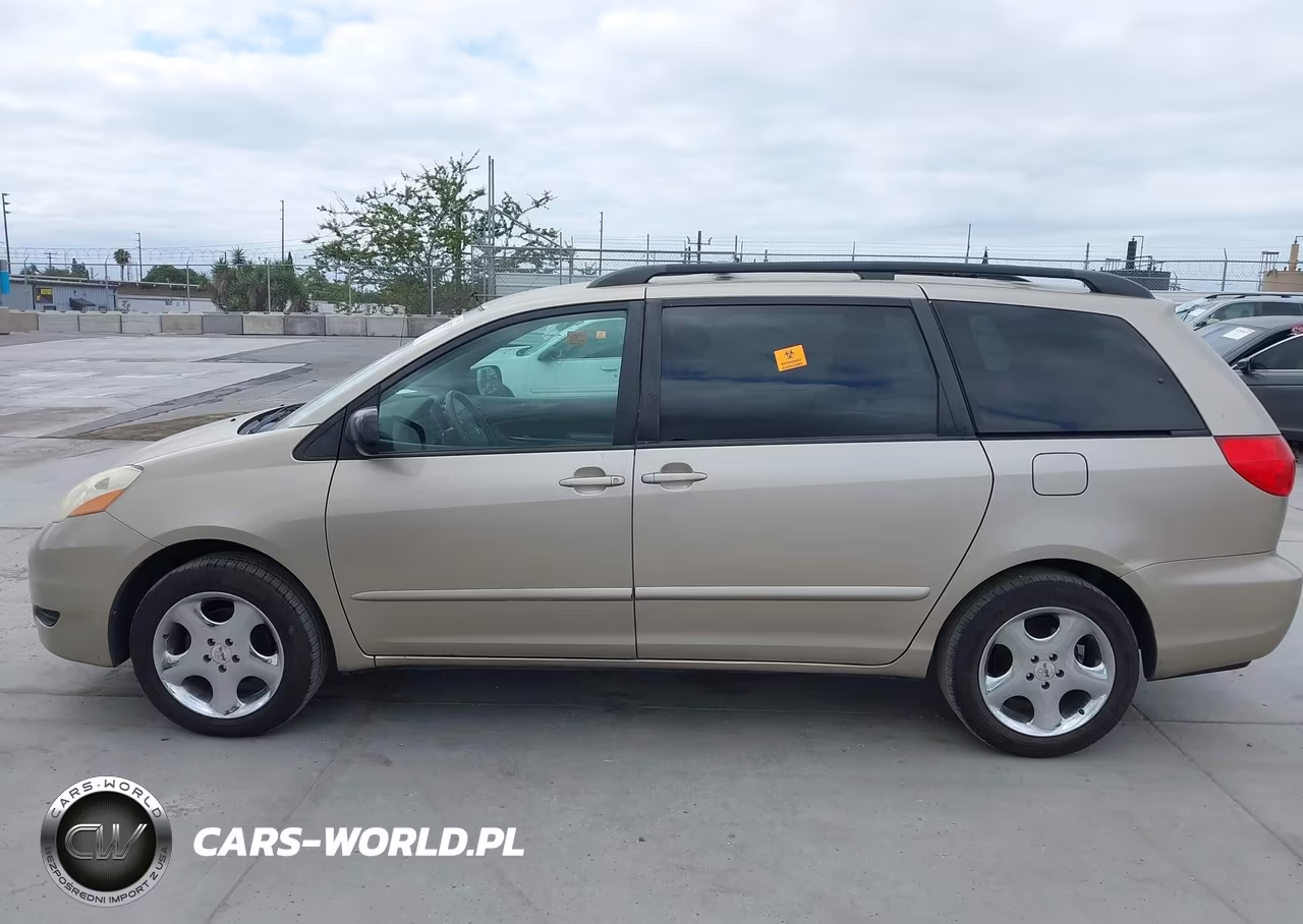 2010 Toyota Sienna Le VIN:5TDKK4CC3AS319407 - 14
