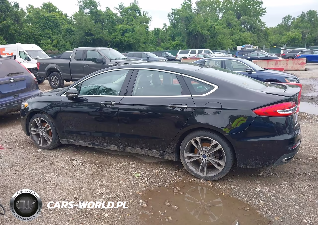 2019 Ford Fusion Titanium VIN:3FA6P0D95KR153027 - 14