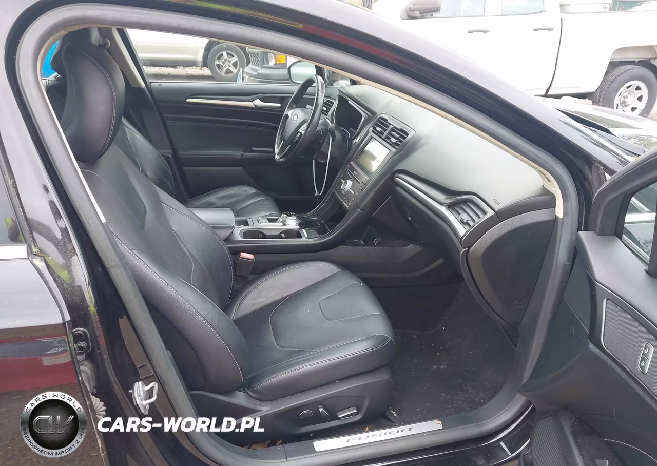 2019 Ford Fusion Titanium VIN:3FA6P0D95KR153027 - 5