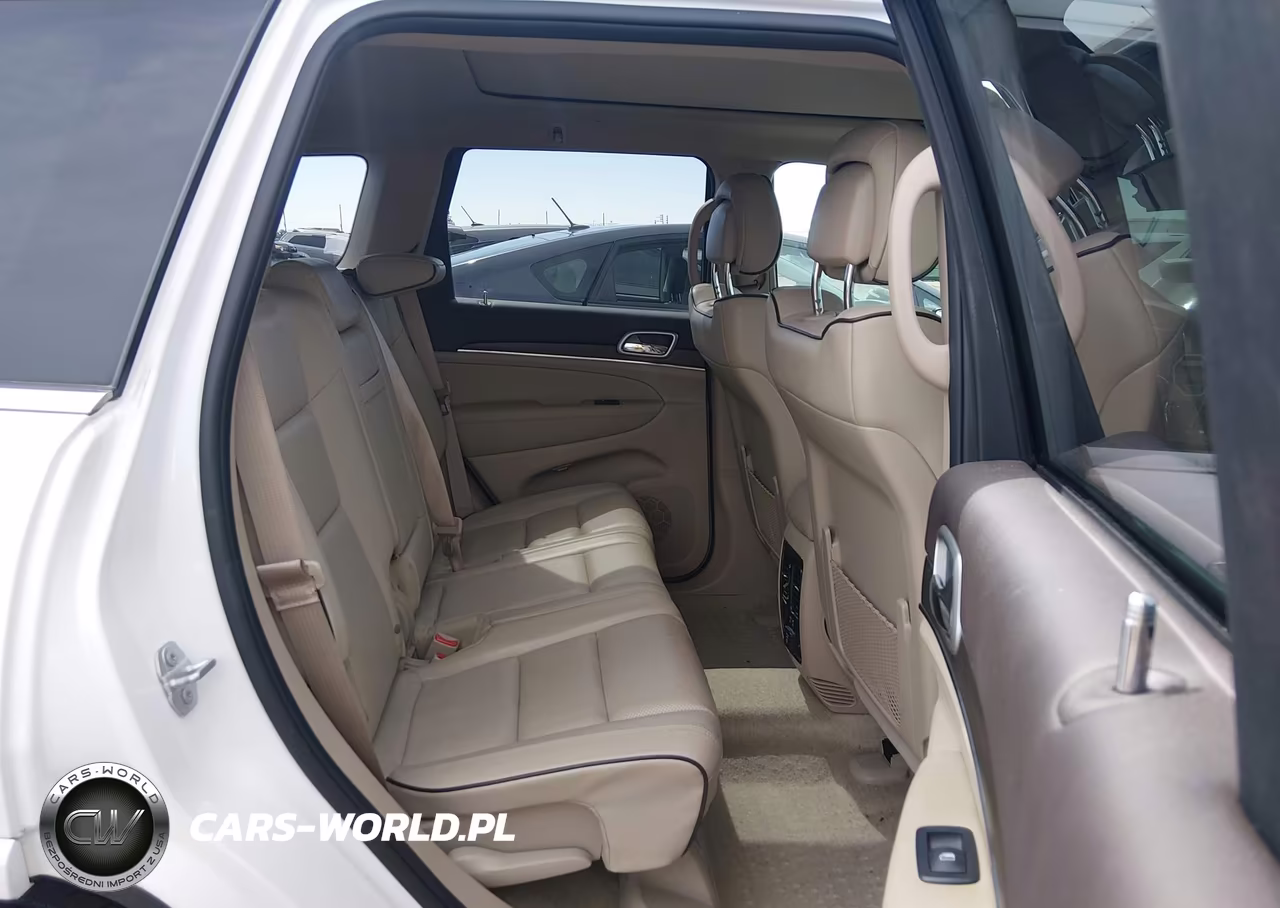2018 Jeep Grand Cherokee Overland 4X4 VIN:1C4RJFCG6JC230965 - 8