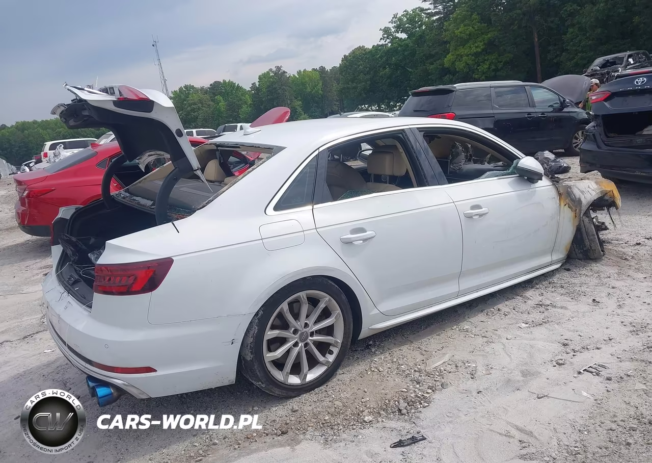 2019 Audi A4 45 Premium VIN:WAUENAF4XKA066427 - 4