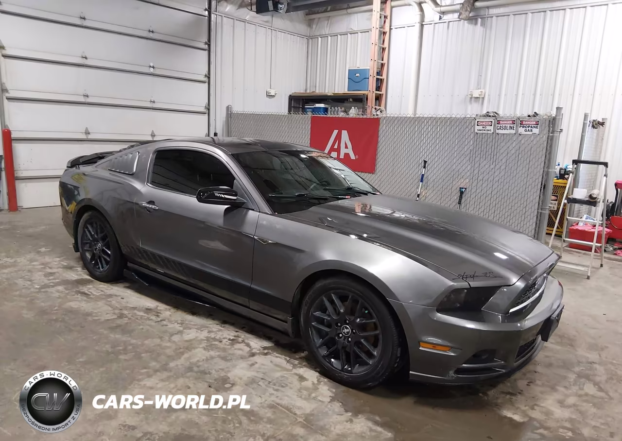 2014 Ford Mustang V6