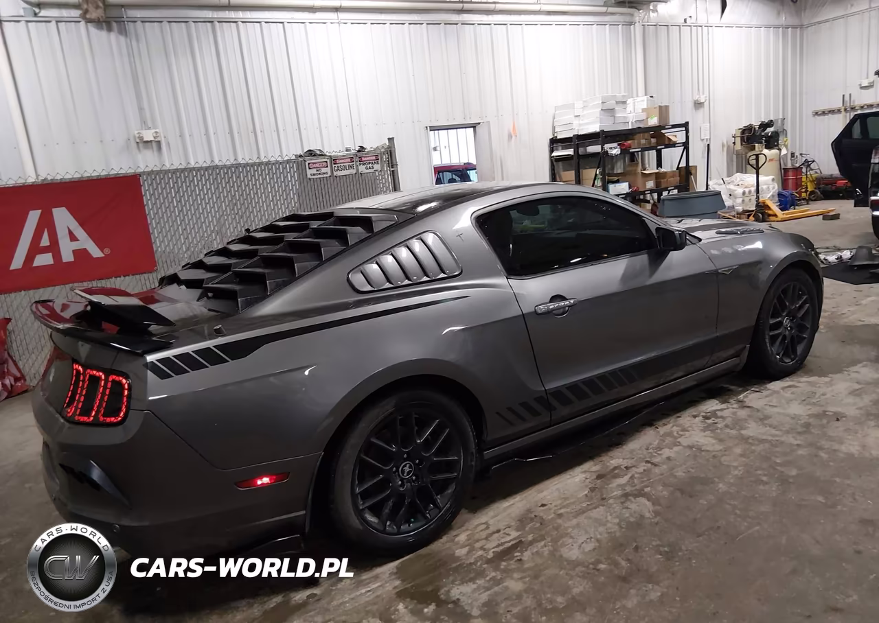 2014 Ford Mustang V6 VIN:1ZVBP8AM0E5281115 - 4
