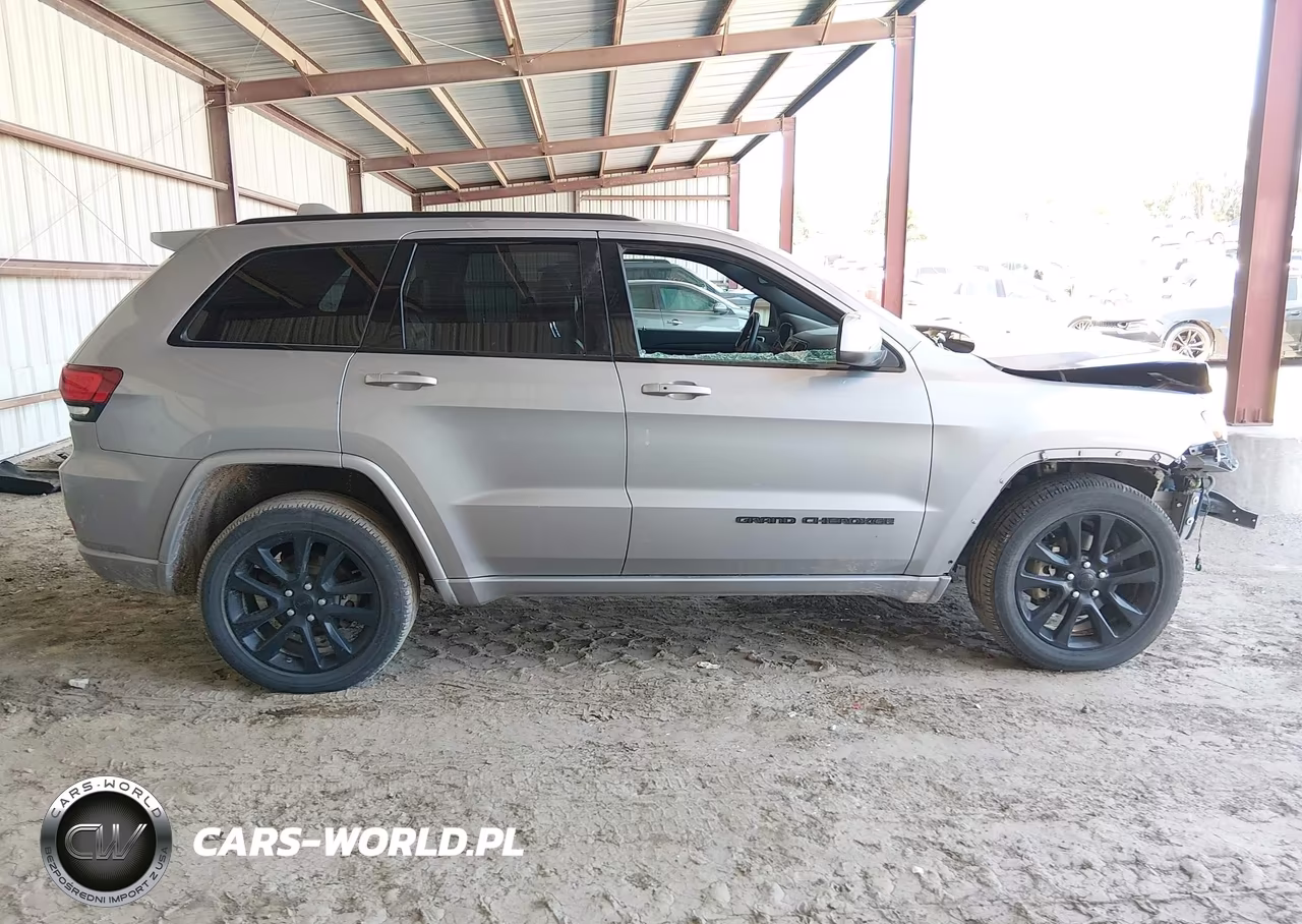 2019 Jeep Grand Cherokee Altitude 4X4 VIN:1C4RJFAG2KC741027 - 14