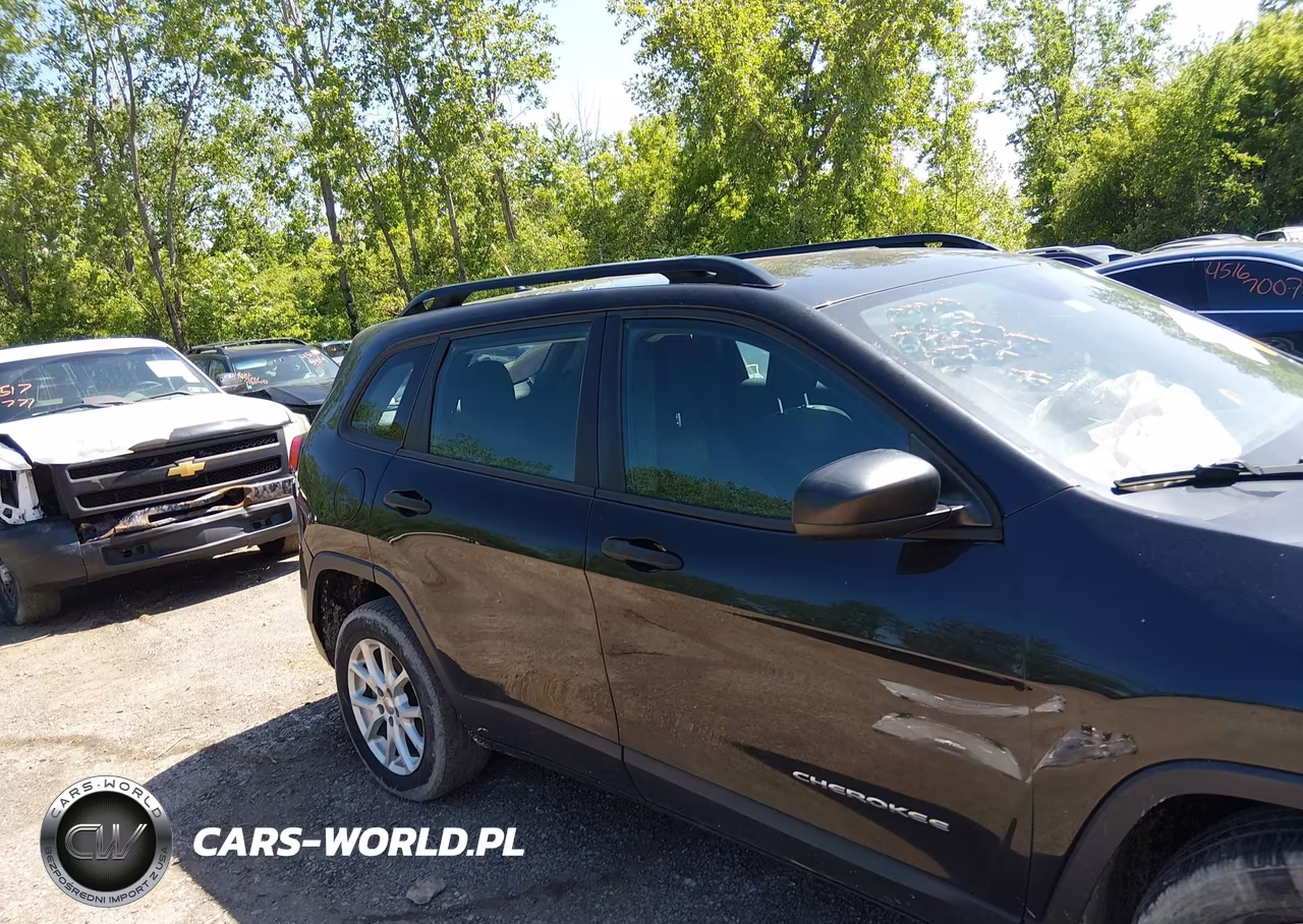 2015 Jeep Cherokee Sport VIN:1C4PJLAB4FW760564 - 13
