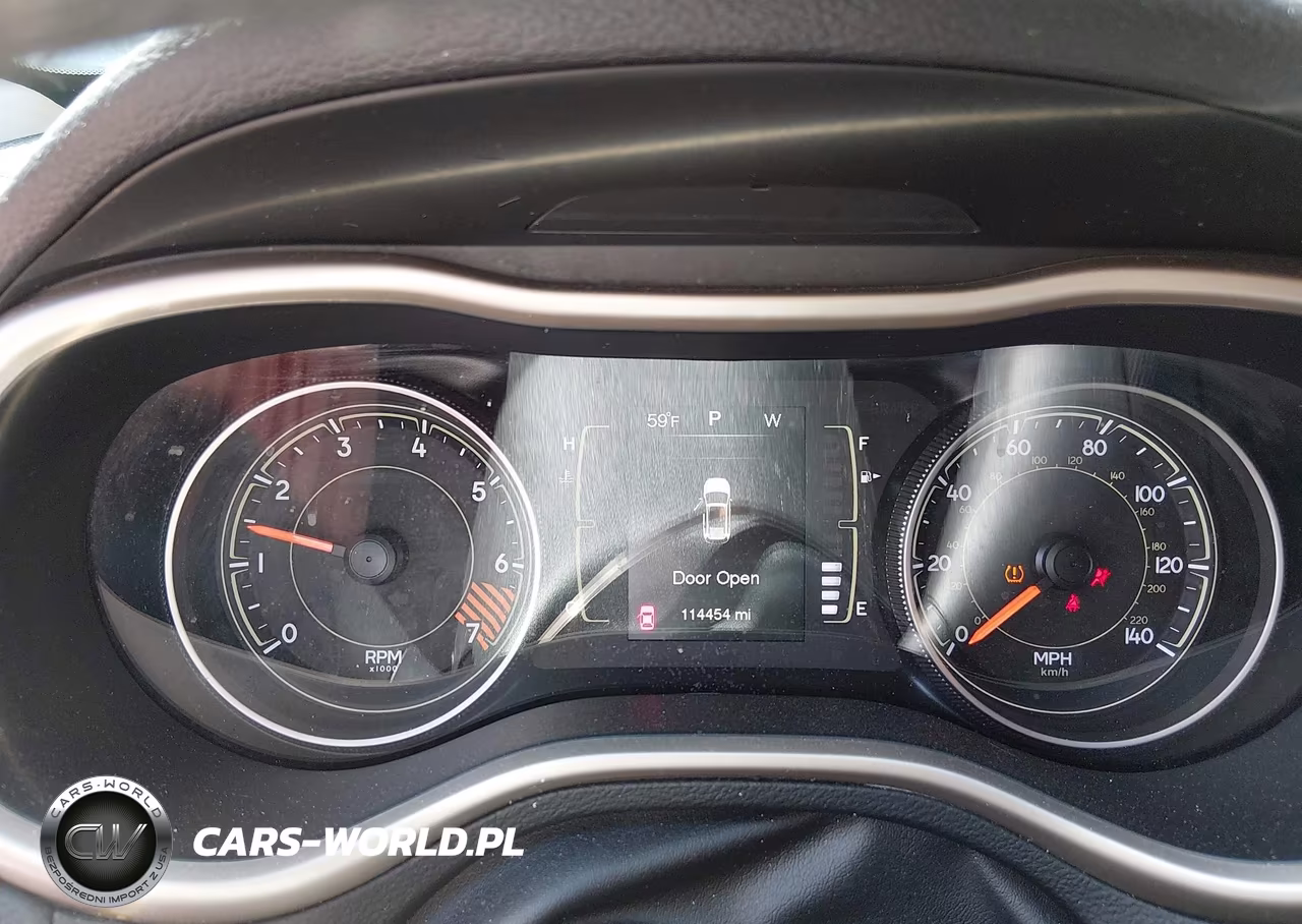 2015 Jeep Cherokee Sport VIN:1C4PJLAB4FW760564 - 7