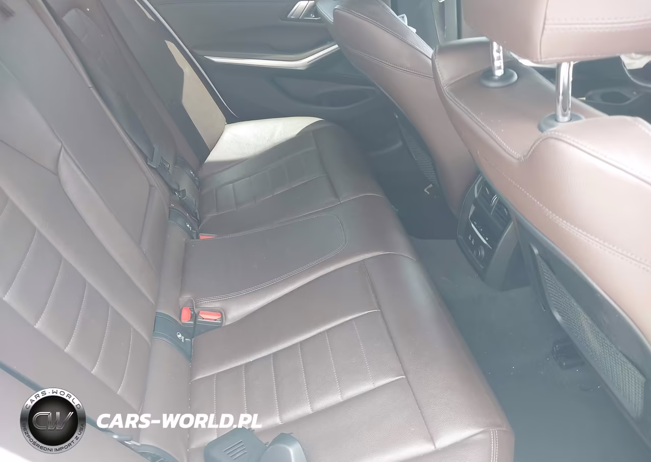 2019 BMW 330I VIN:WBA5R1C53KAK10370 - 8