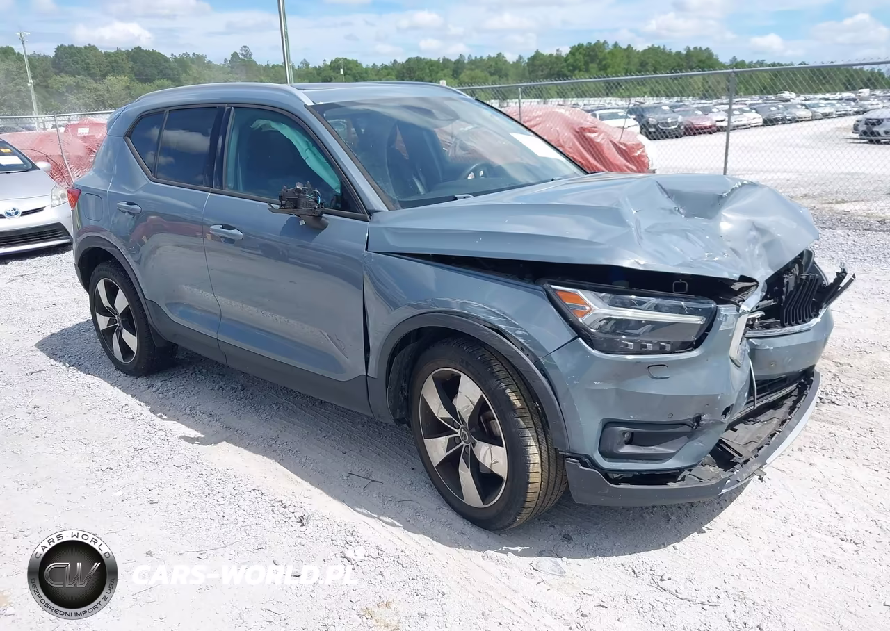 2021 Volvo Xc40 T5 Momentum