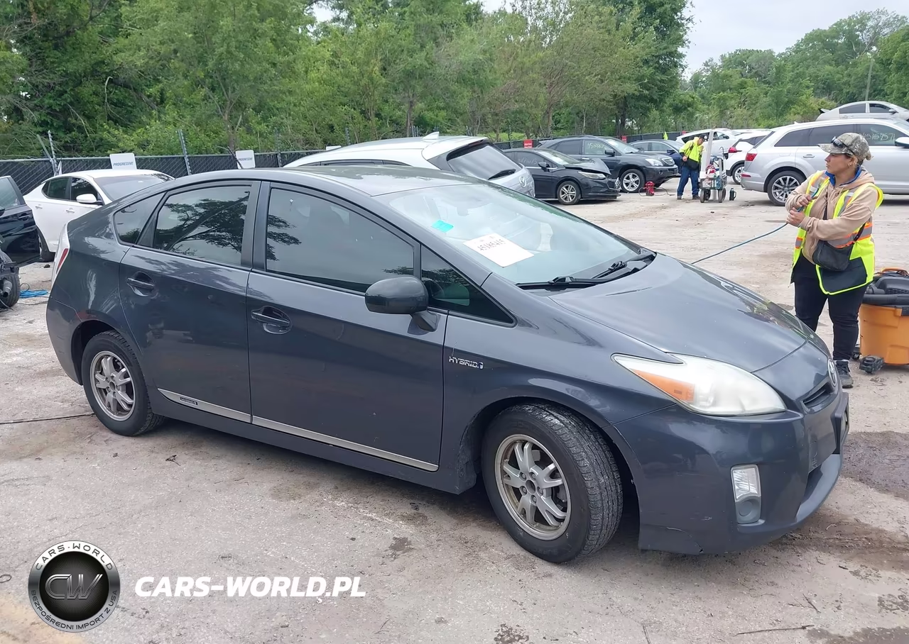 2011 Toyota Prius Three VIN:JTDKN3DU5B1374433 - 14