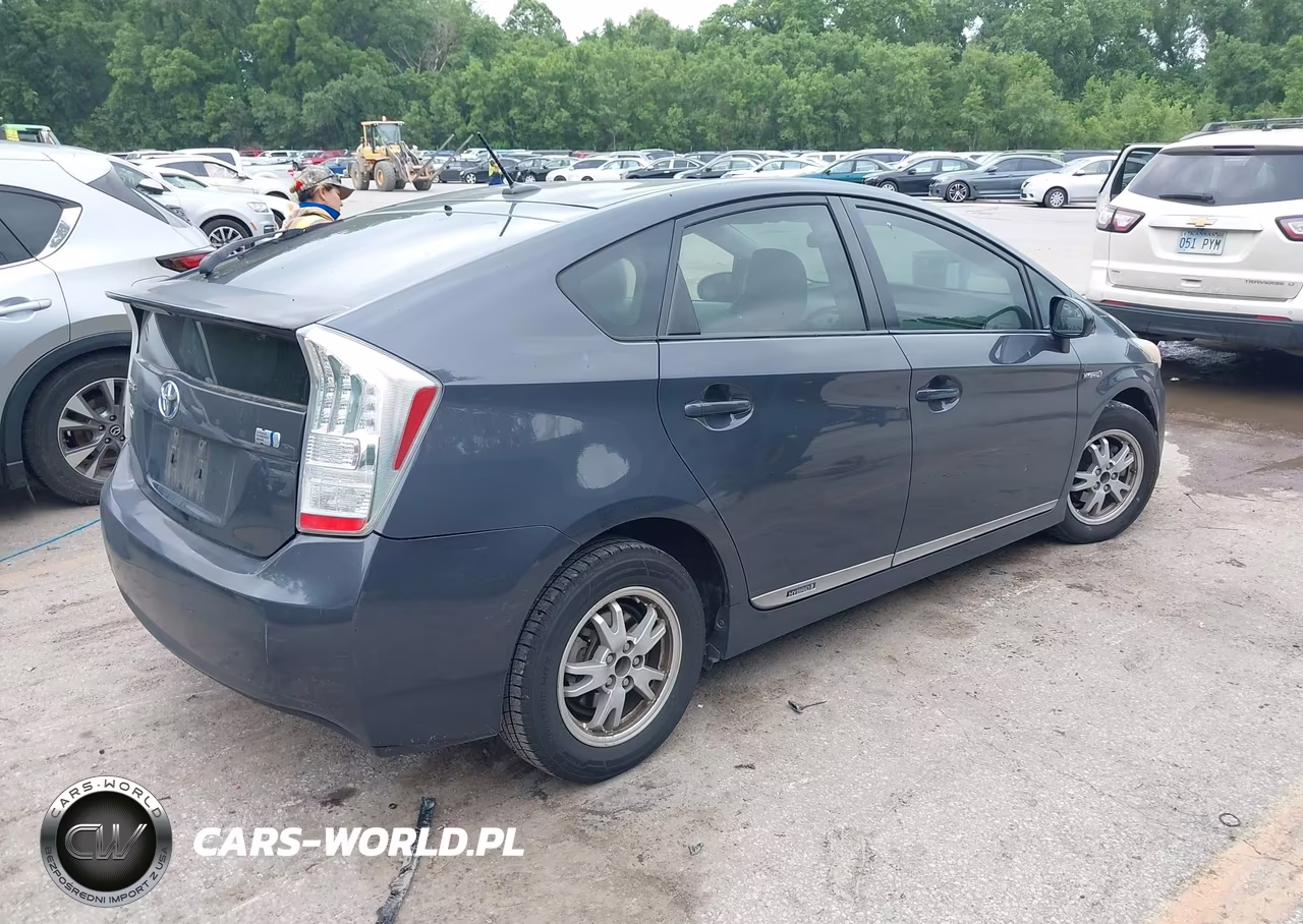 2011 Toyota Prius Three VIN:JTDKN3DU5B1374433 - 4