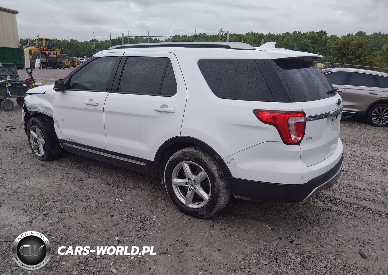 2016 Ford Explorer Xlt VIN:1FM5K7D82GGB01367 - 3