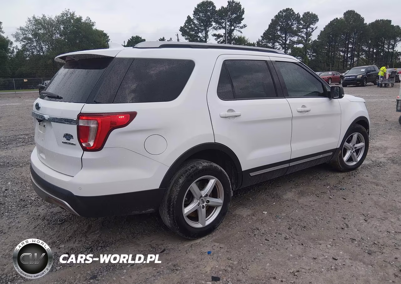2016 Ford Explorer Xlt VIN:1FM5K7D82GGB01367 - 4