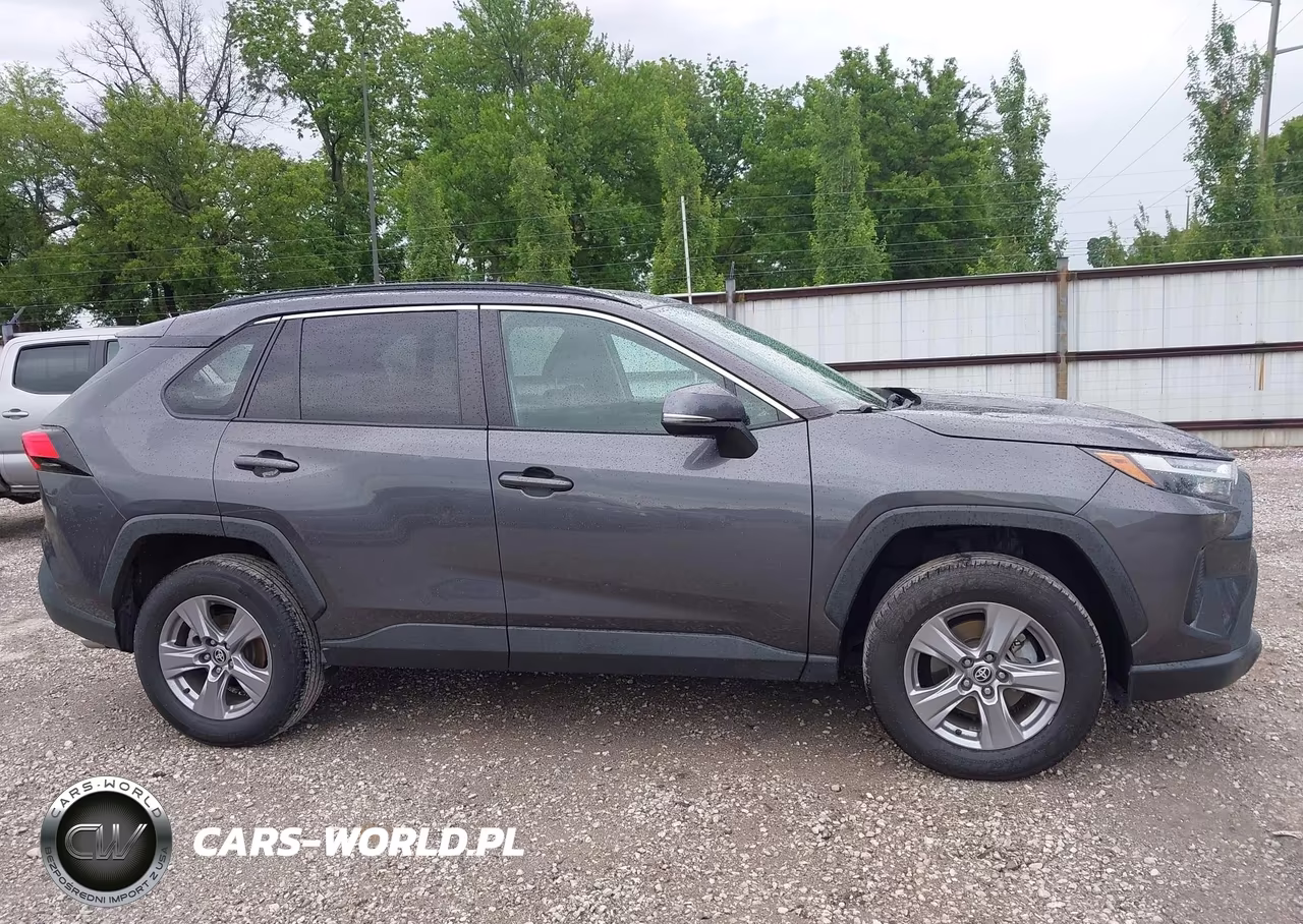 2022 Toyota Rav4 Xle VIN:2T3P1RFV0NW257049 - 13