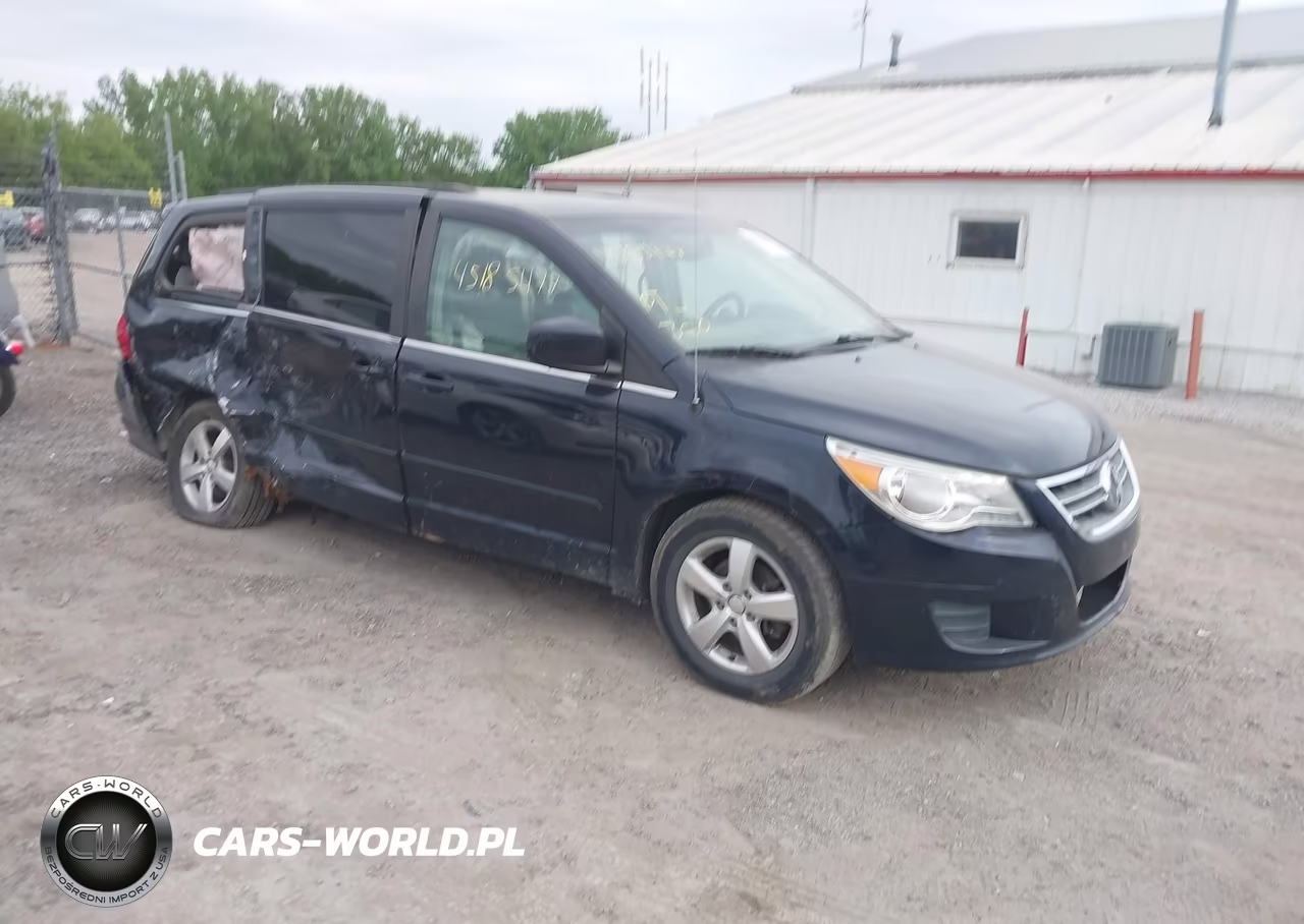 2011 Volkswagen Routan Se