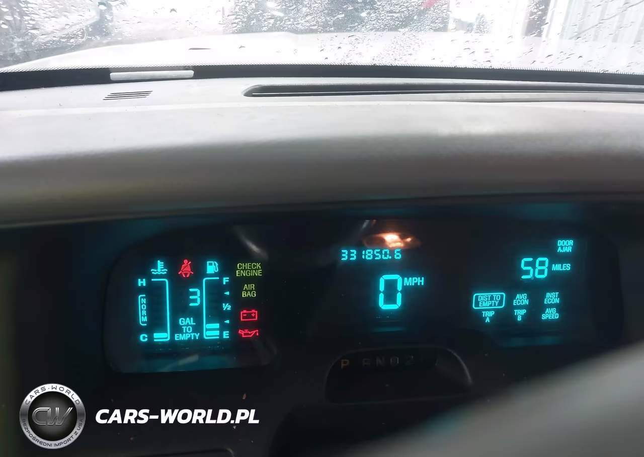 1997 Ford Crown Victoria Lx VIN:2FALP74W4VX220403 - 7