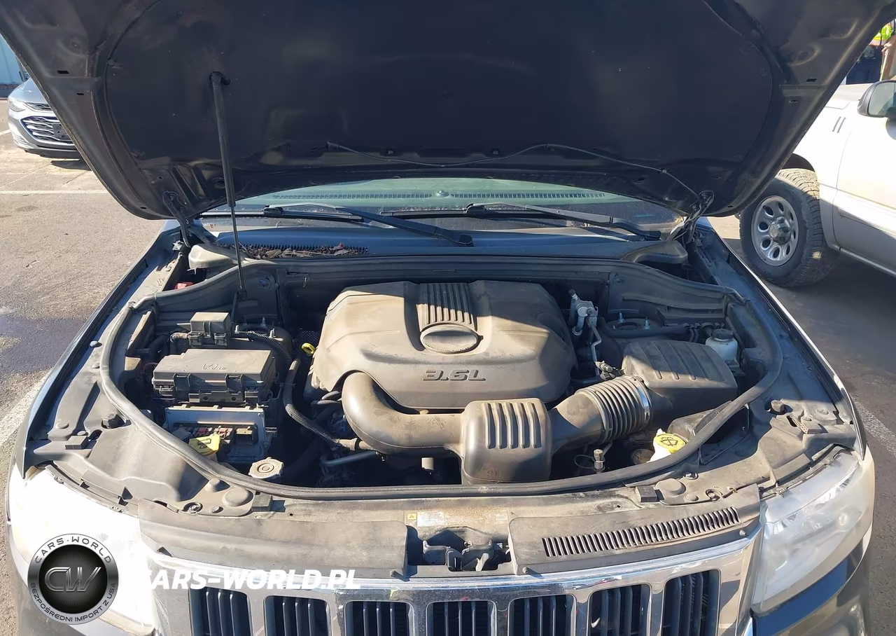 2011 Jeep Grand Cherokee Laredo VIN:1J4RR4GG6BC590126 - 10