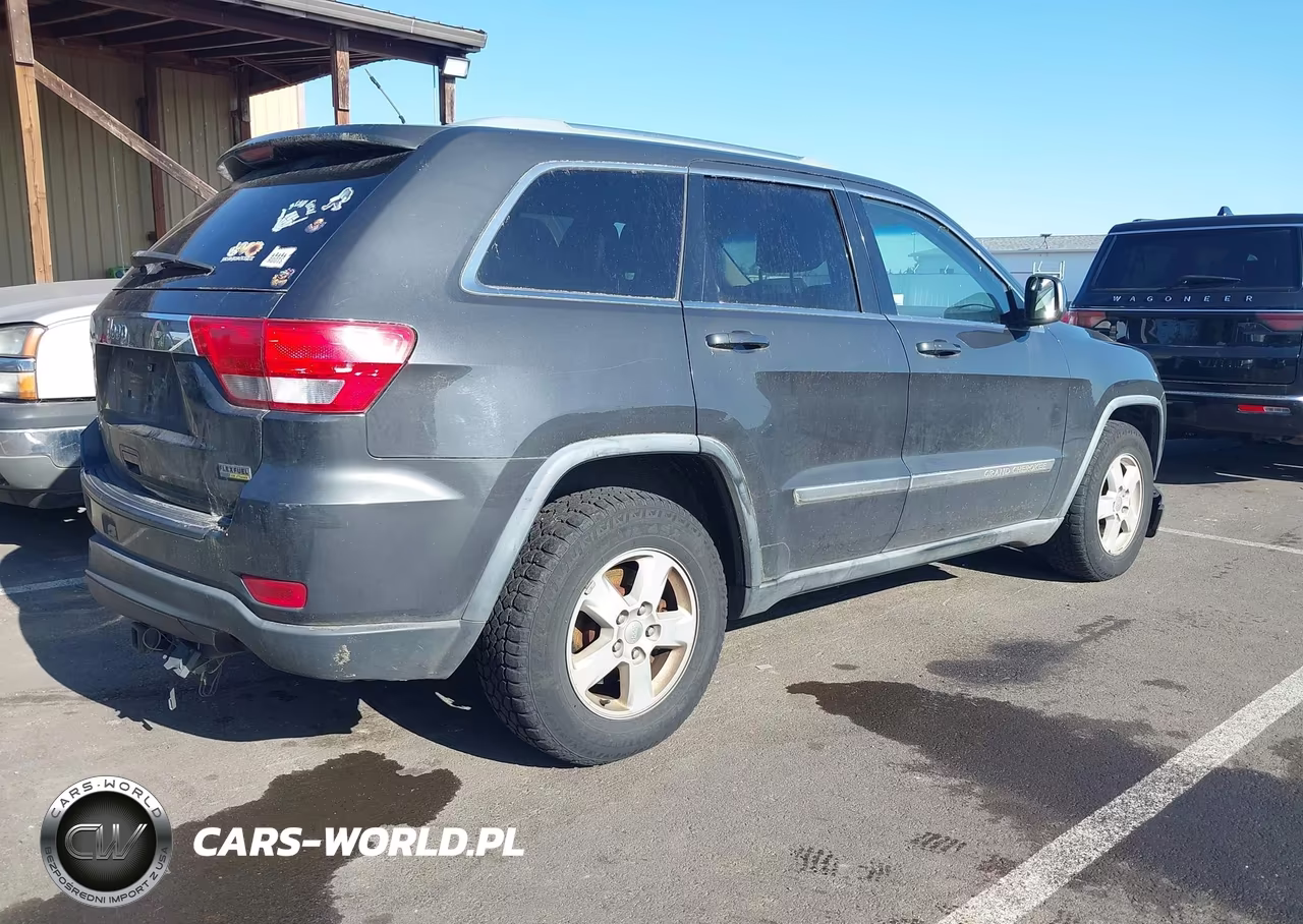 2011 Jeep Grand Cherokee Laredo VIN:1J4RR4GG6BC590126 - 4