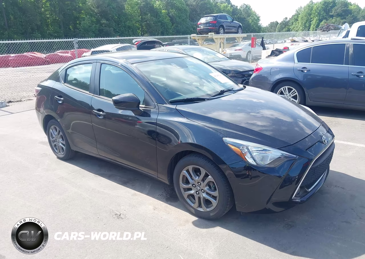 2019 Toyota Yaris Le – zdjęcie 1 z 16