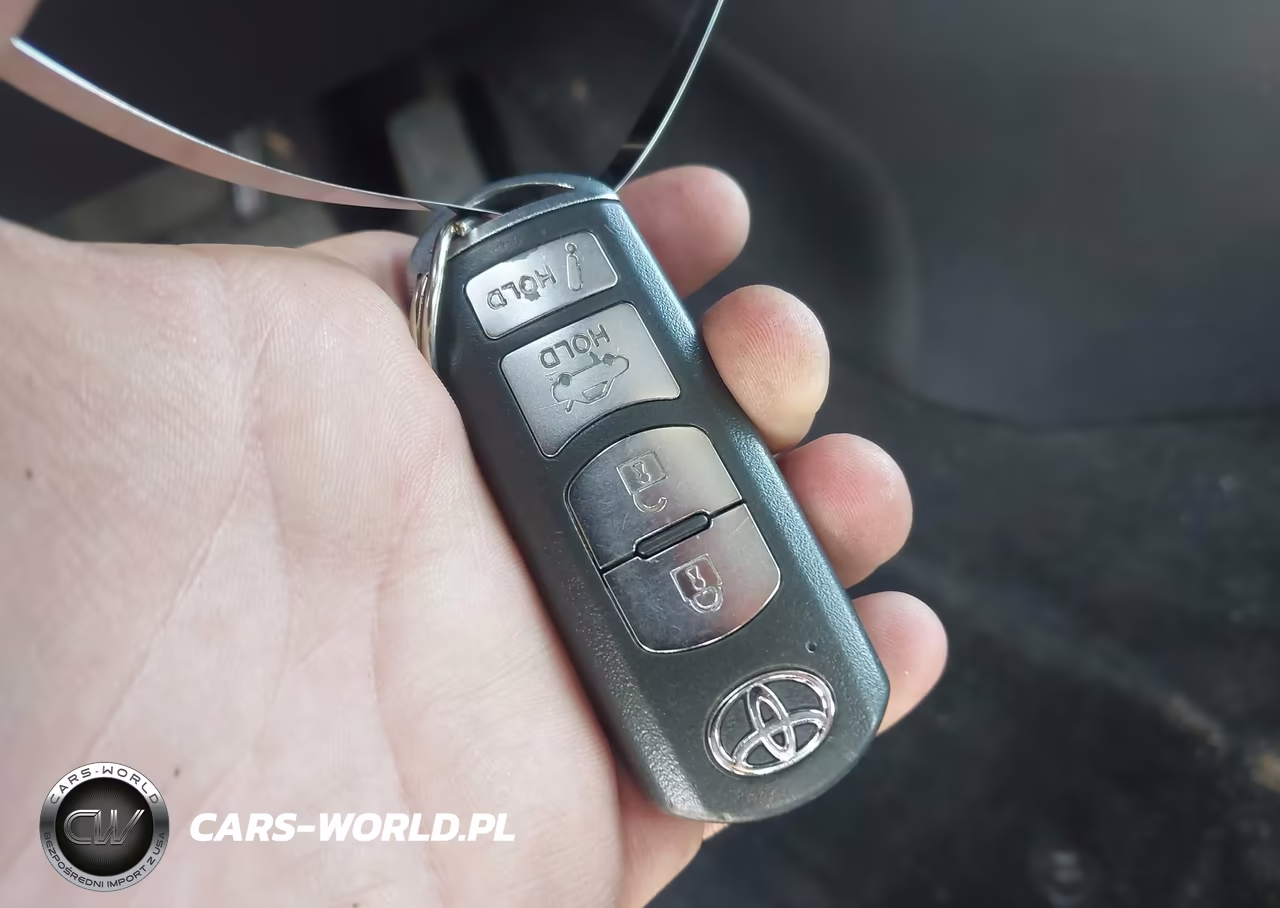 2019 Toyota Yaris Le VIN:3MYDLBYV9KY513049 - 11