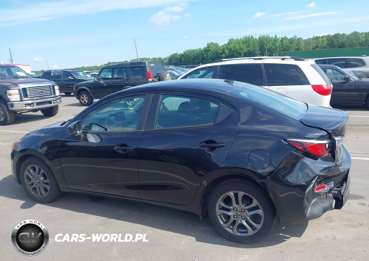 2019 Toyota Yaris Le VIN:3MYDLBYV9KY513049 - 14