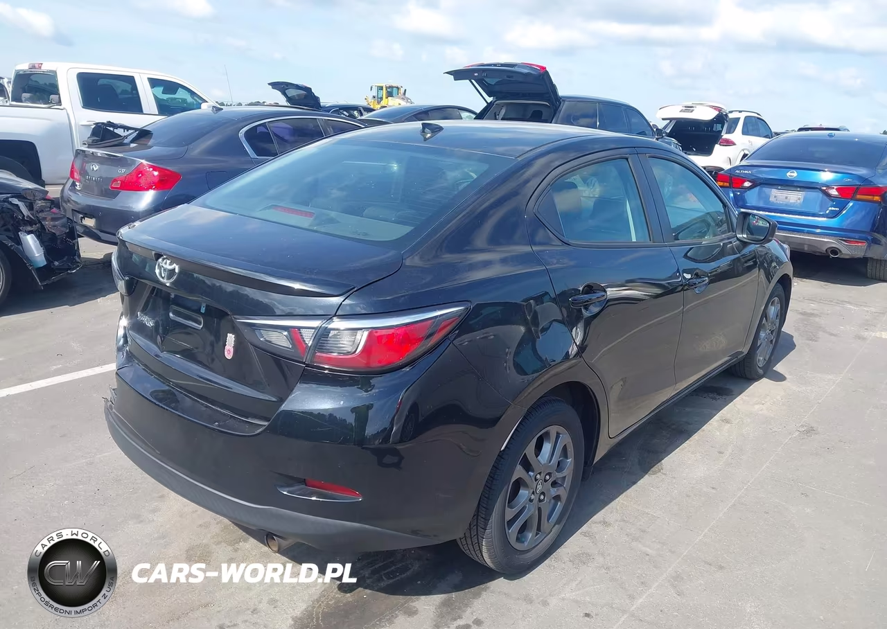 2019 Toyota Yaris Le VIN:3MYDLBYV9KY513049 - 4