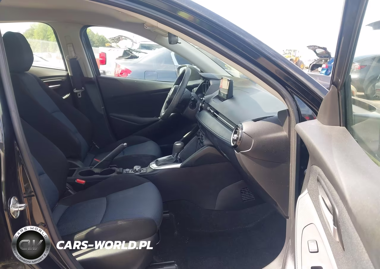 2019 Toyota Yaris Le VIN:3MYDLBYV9KY513049 - 5