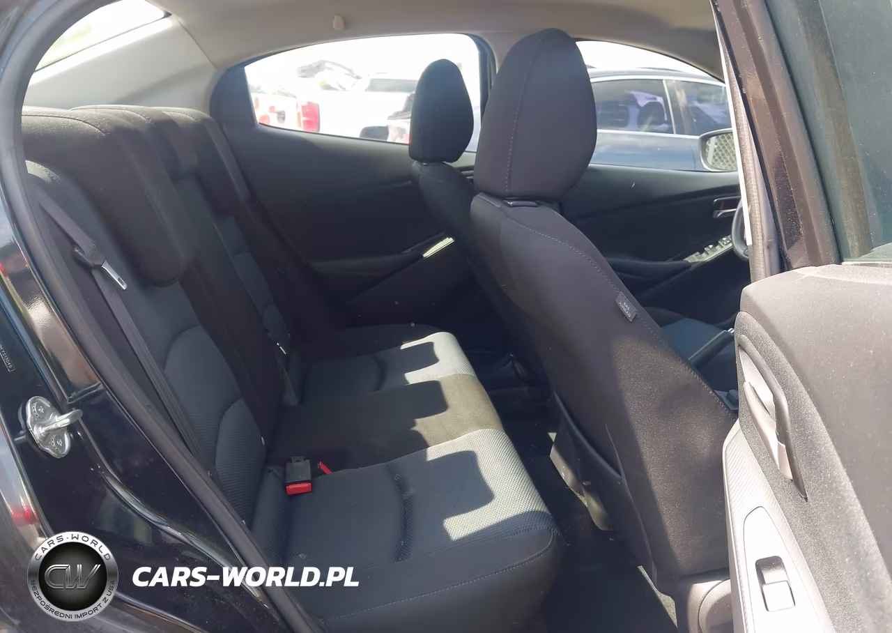 2019 Toyota Yaris Le VIN:3MYDLBYV9KY513049 - 8