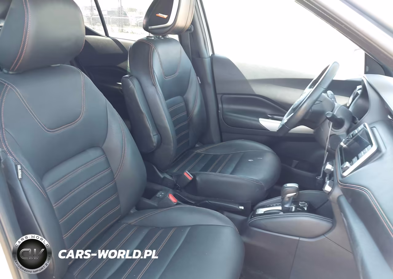 2019 Nissan Kicks Sr VIN:3N1CP5CU9KL494663 - 5