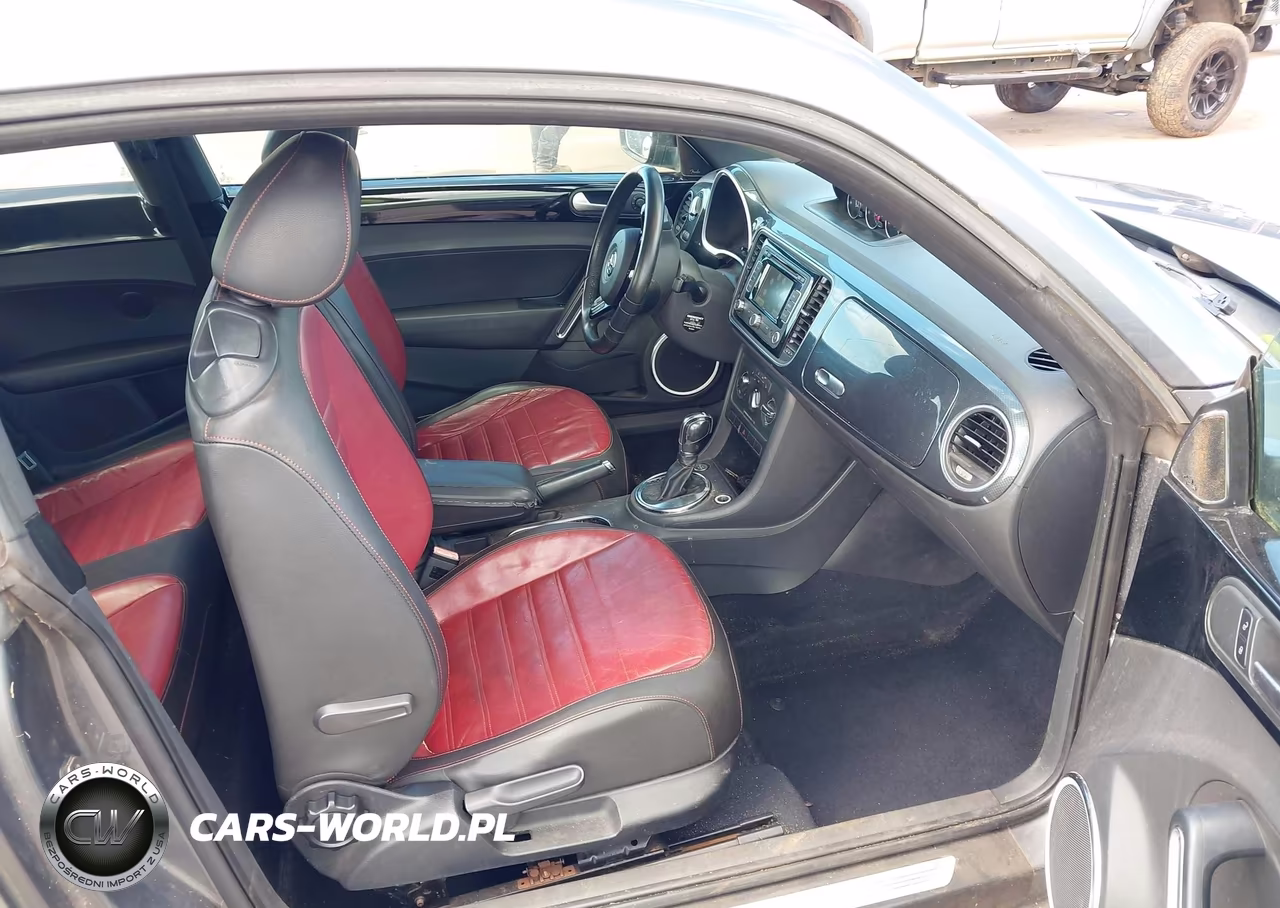 2013 Volkswagen Beetle 2.0T Turbo VIN:3VWV67ATXDM614852 - 5