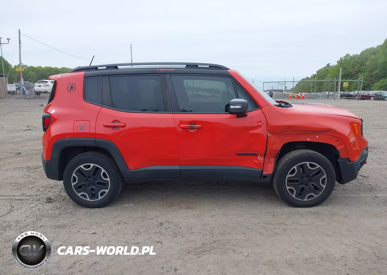 2015 Jeep Renegade Trailhawk VIN:ZACCJBCT1FPB33641 - 13