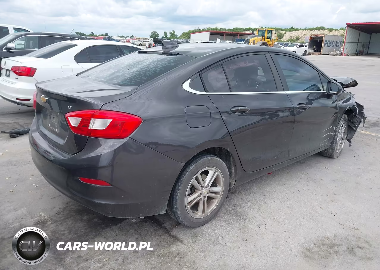 2017 Chevrolet Cruze Lt Auto VIN:1G1BE5SM9H7210907 - 4