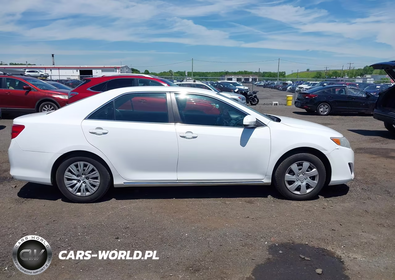 2014 Toyota Camry Le VIN:4T1BF1FK7EU465151 - 13