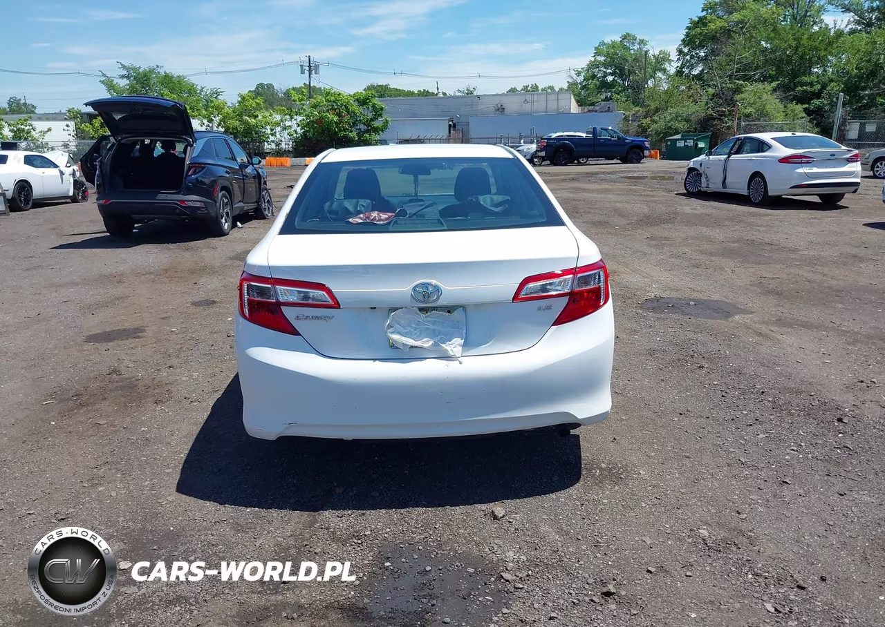 2014 Toyota Camry Le VIN:4T1BF1FK7EU465151 - 16