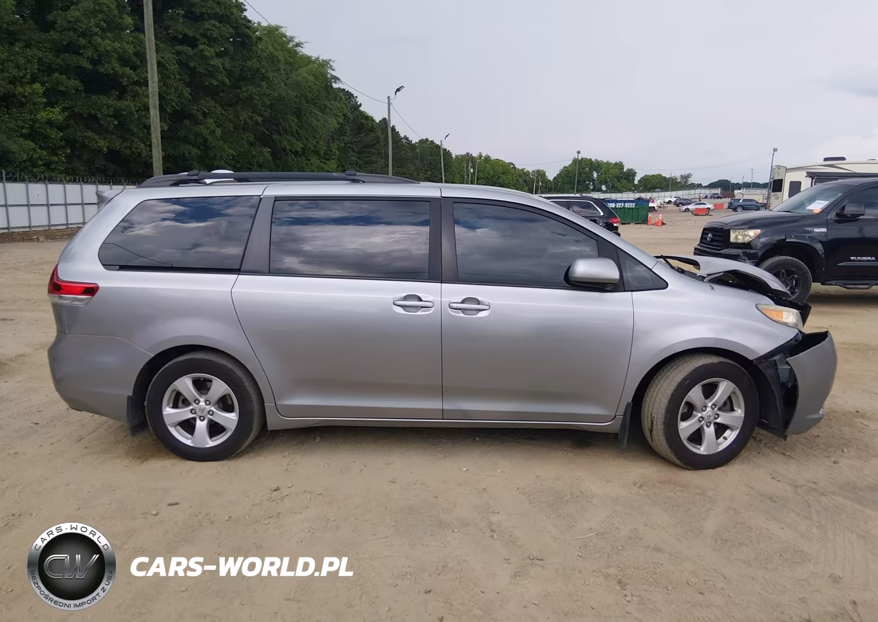 2011 Toyota Sienna Le V6 VIN:5TDKK3DC3BS043496 - 13
