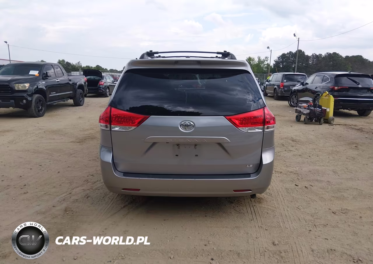 2011 Toyota Sienna Le V6 VIN:5TDKK3DC3BS043496 - 16