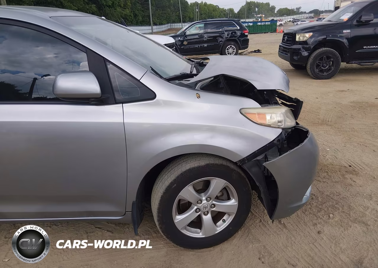 2011 Toyota Sienna Le V6 VIN:5TDKK3DC3BS043496 - 18